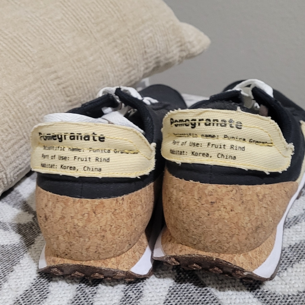 Nike Black and Cream MEN Sneakers - Picture 5 of 6